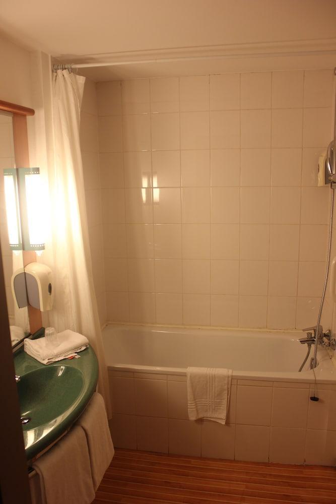B&B Hotel Mons Gare Zewnętrze zdjęcie