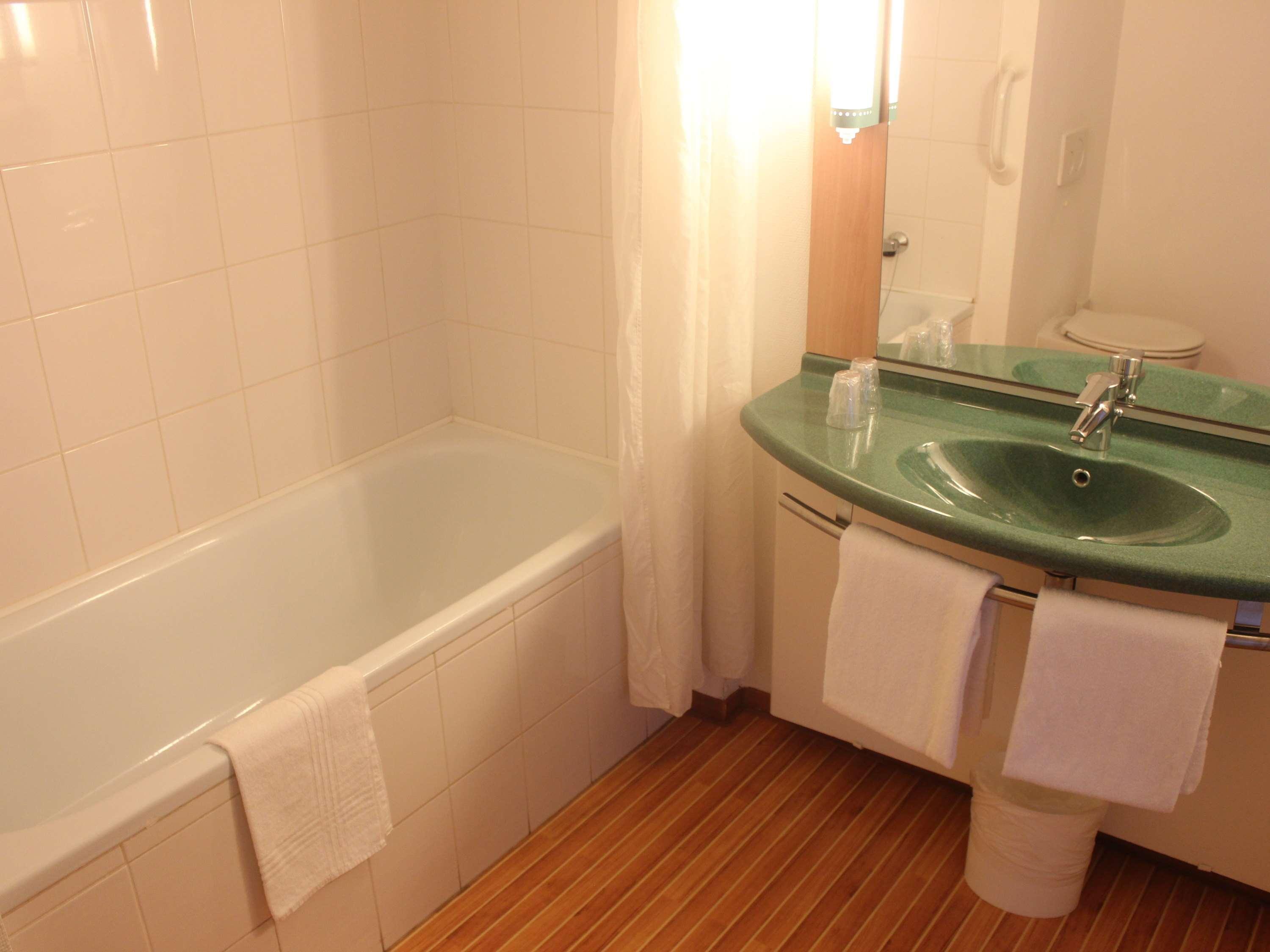 B&B Hotel Mons Gare Zewnętrze zdjęcie
