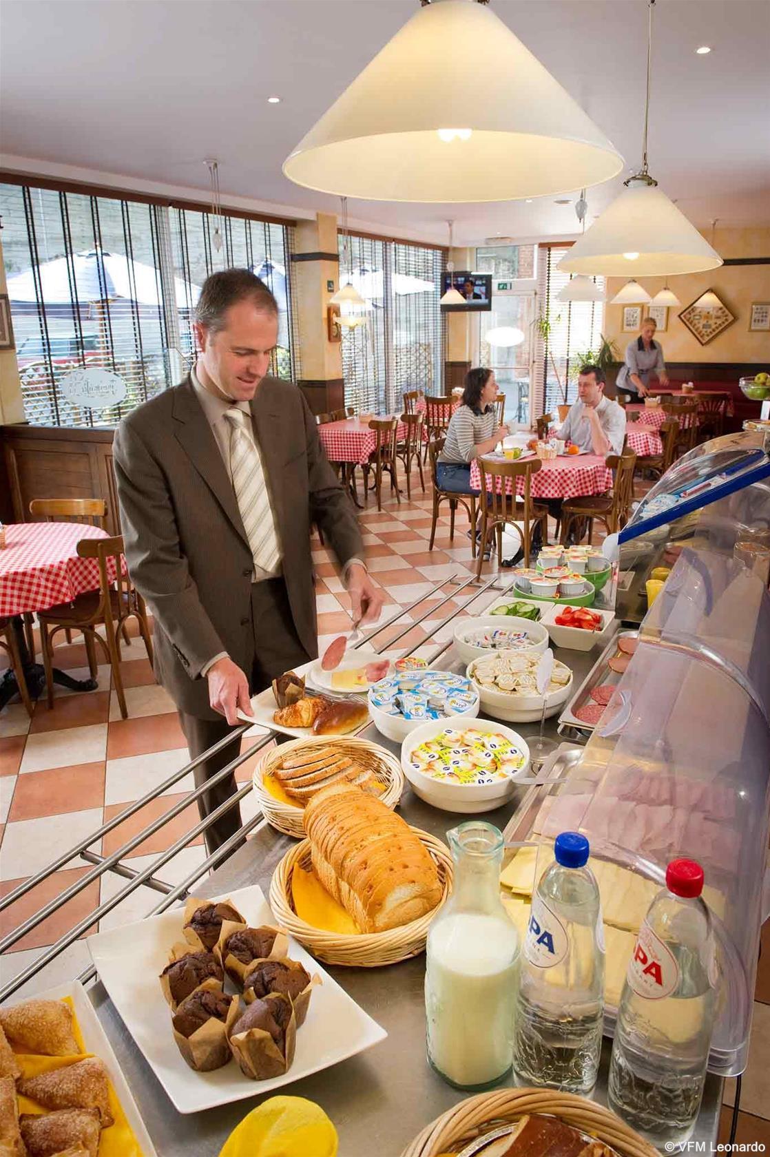 B&B Hotel Mons Gare Zewnętrze zdjęcie
