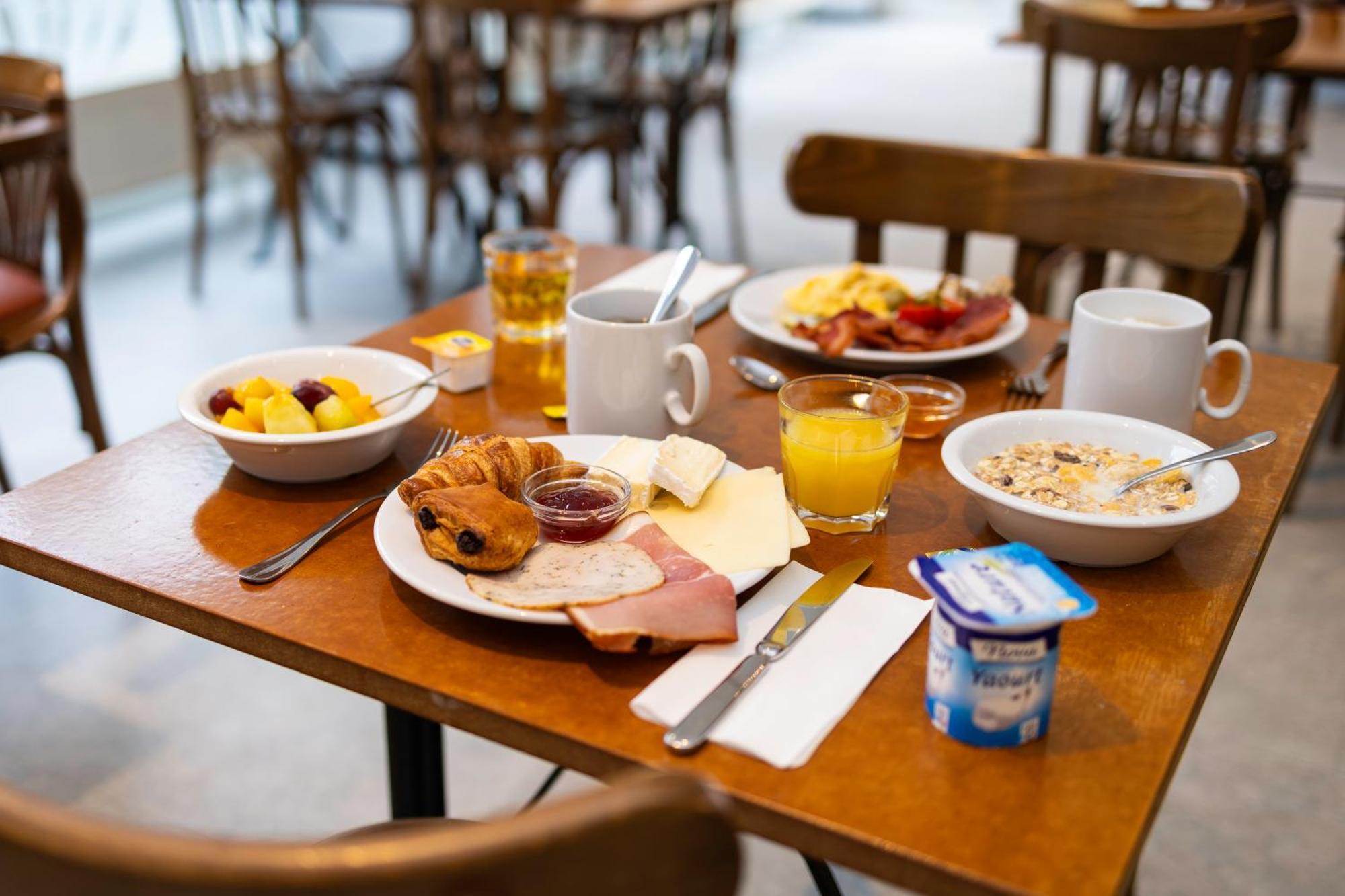 B&B Hotel Mons Gare Zewnętrze zdjęcie