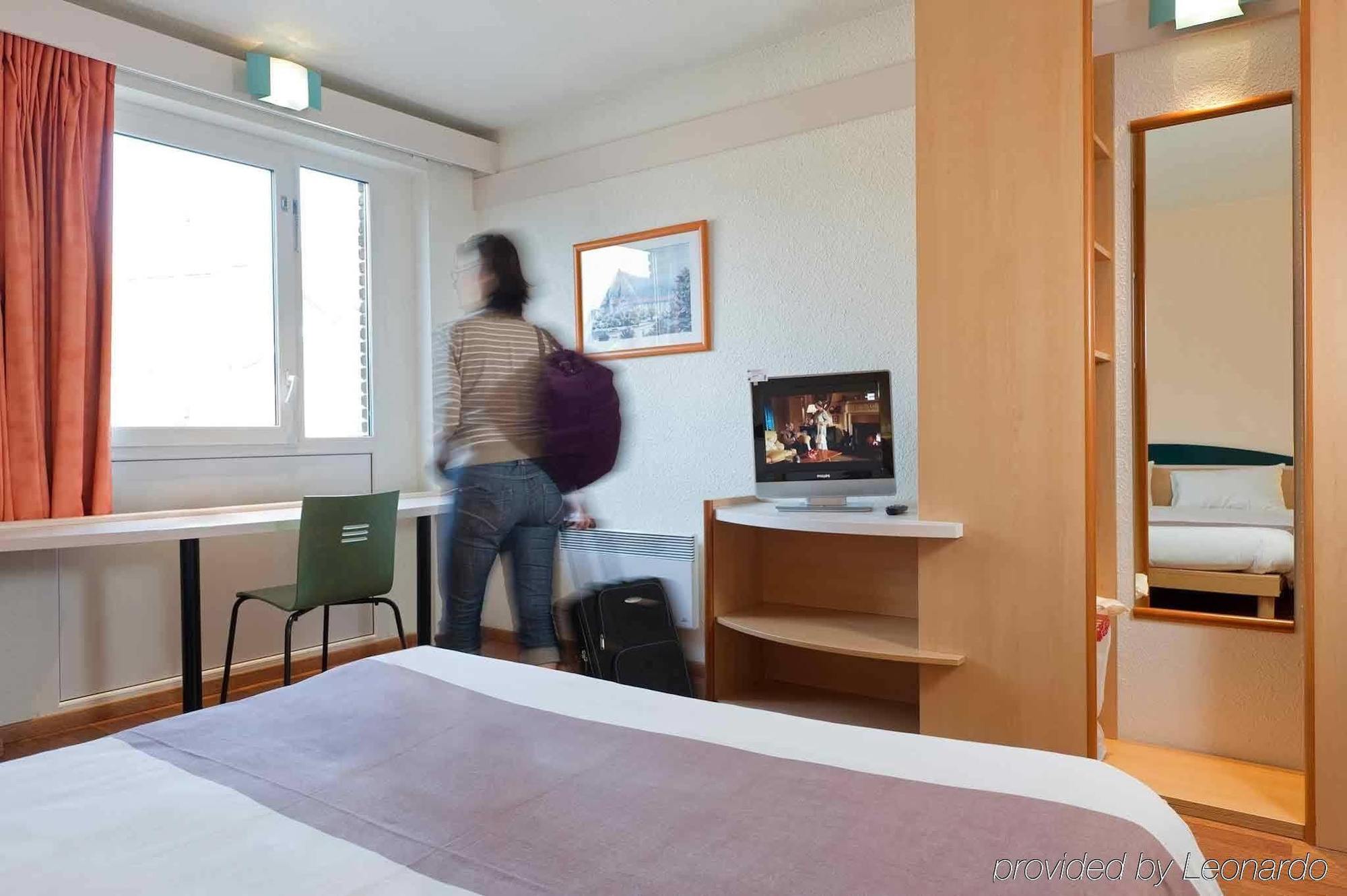 B&B Hotel Mons Gare Zewnętrze zdjęcie
